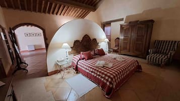 Deluxe tweepersoonskamer, uitzicht op wijngaard | Een bureau, gratis wifi