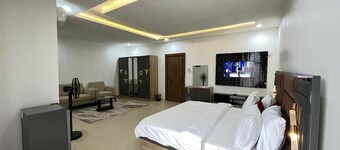 Nugget Continental Hotel 