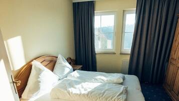 Bügeleisen/Bügelbrett, WLAN, Bettwäsche