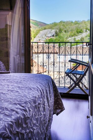Chalet, balcón, vista a la montaña | Vista del balcón