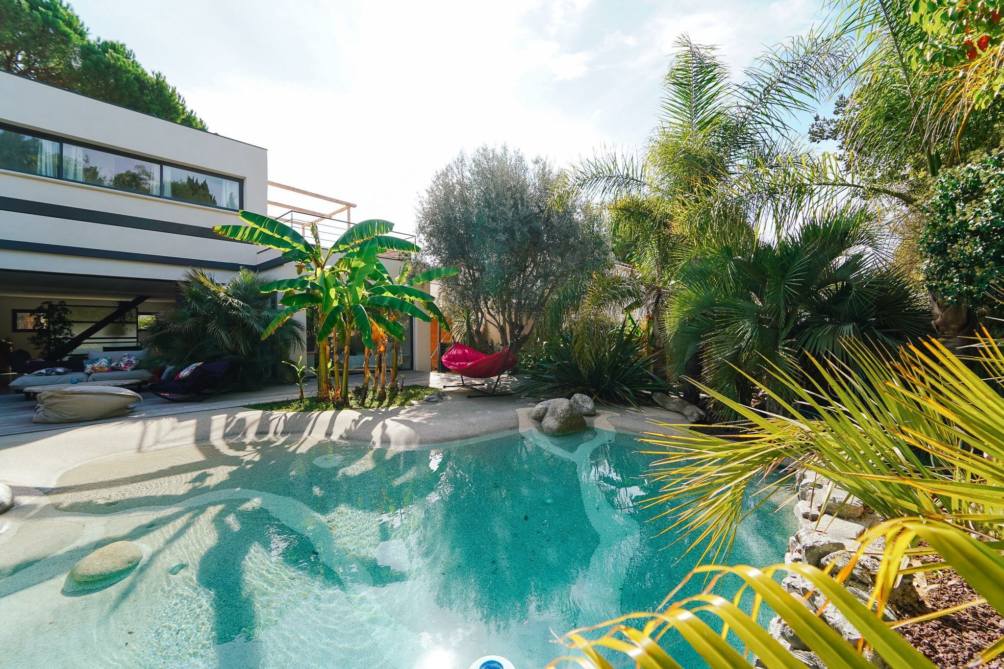 حمّام سباحة خارجي