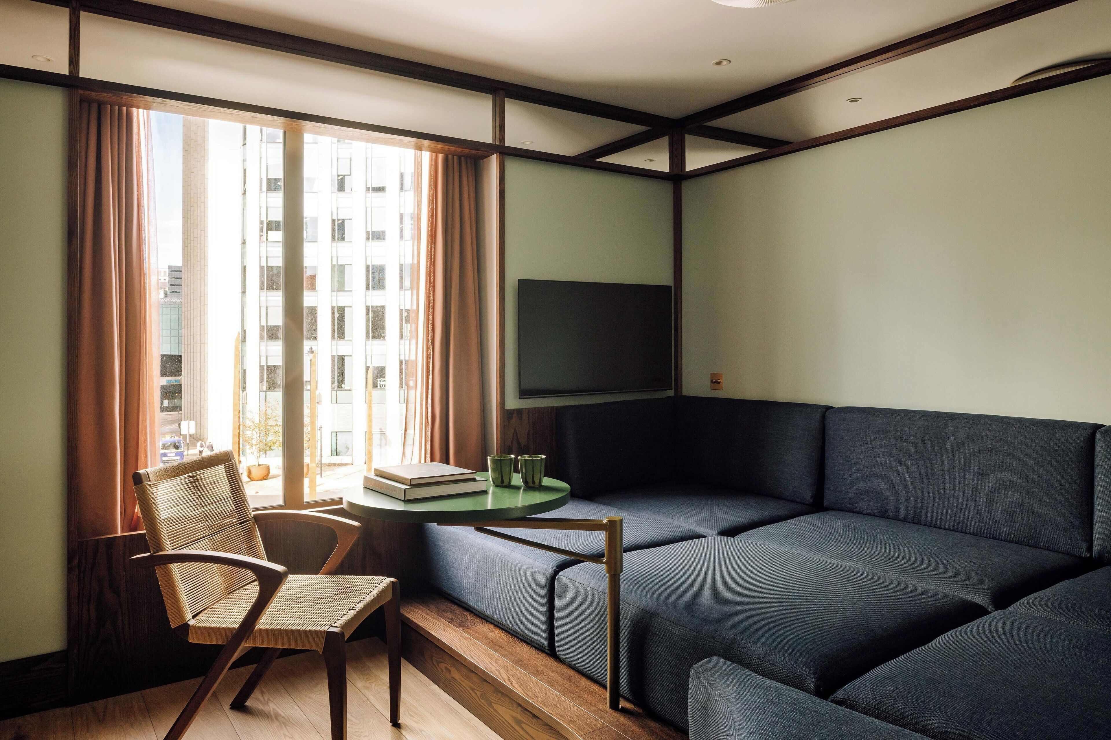 One Bedroom Open Plan Suite | Espace de travail pour ordinateur portable, rideaux occultants