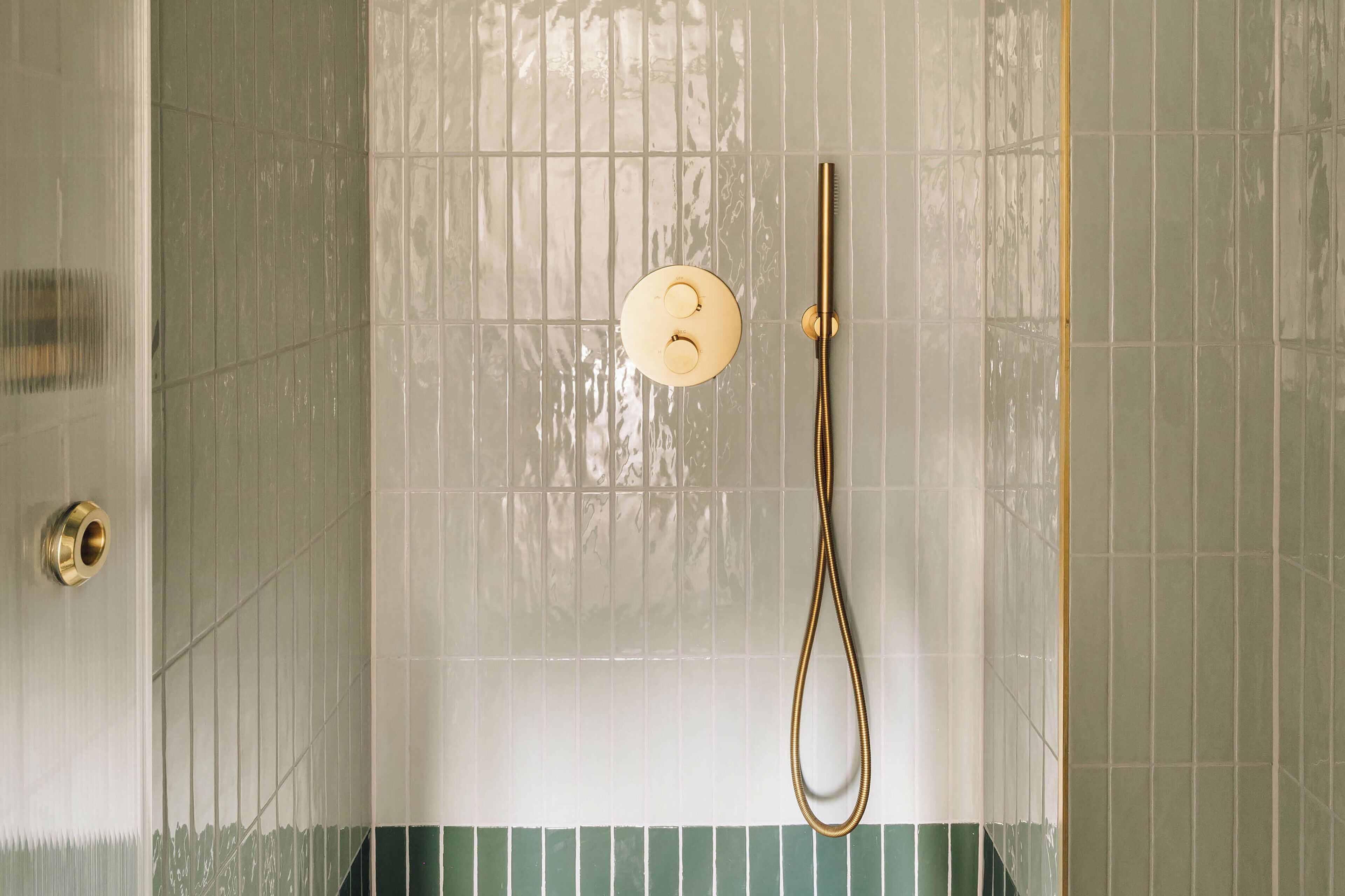 Articles de toilette gratuits, savon, shampoing, papier toilette