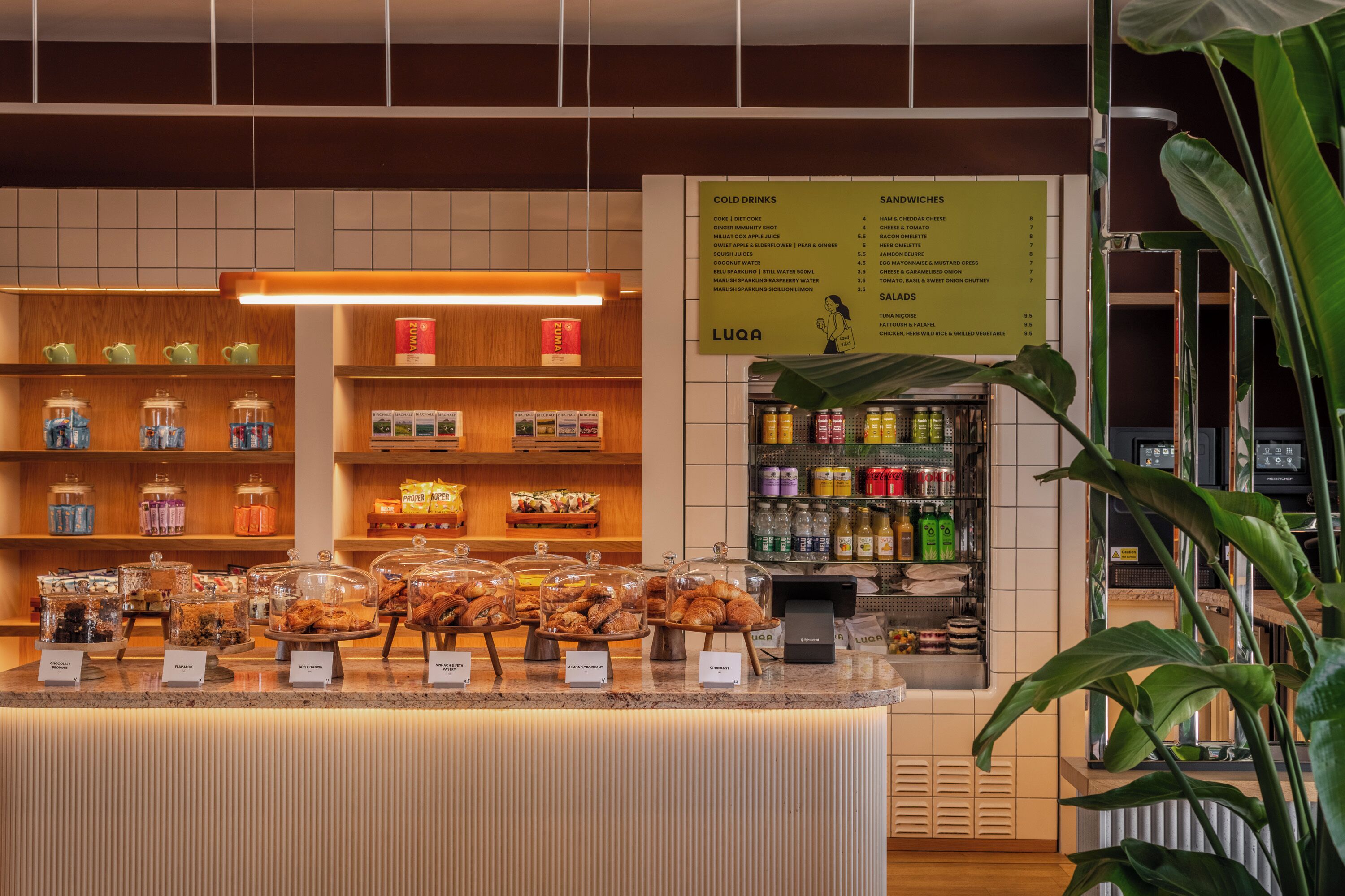 Desayuno buffet todos los días (con cargo) 