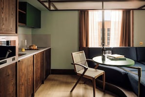 Laptop workspace, blackout drapes, iron/ironing board, free WiFi
