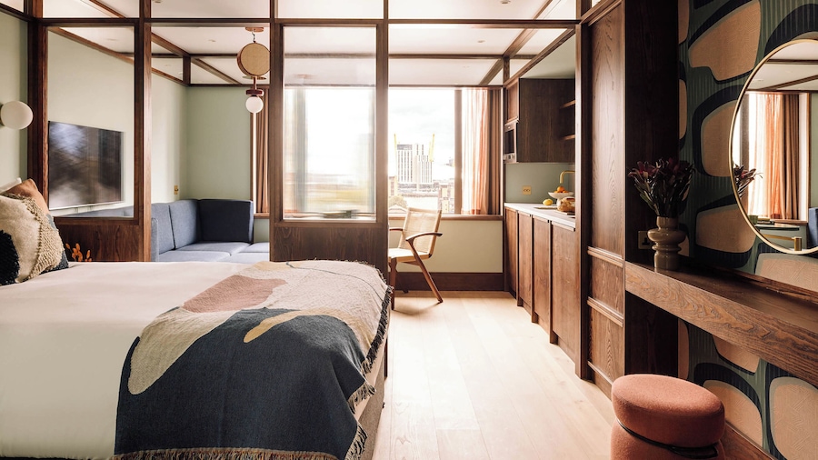Locke London Canary Wharf
