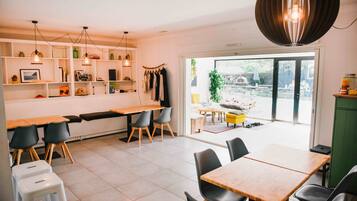 Dagelijks ontbijtbuffet inbegrepen