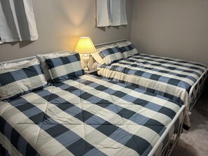 WiFi, bed sheets - Adventures Start Here-Walk to Slopes (Angel Fire)
