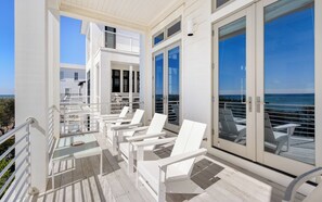 Property grounds - Sealah Huge Beachfront Home + Private Pool & Bikes (Inlet Beach)