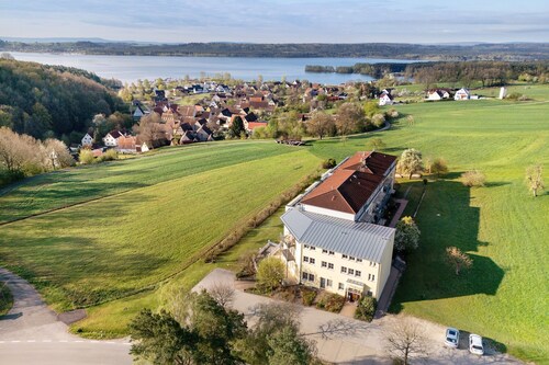 Pet-Friendly Family Apartment with Lake View and Balcony