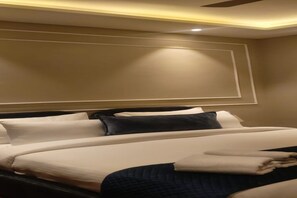 Deluxe Double Room, Balcony, City View - London House- A unit of Dream Livings (South Delhi)