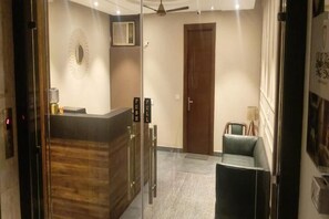 Lobby - London House- A unit of Dream Livings (South Delhi)