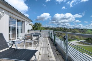 Outdoor dining - Family Apartment with Lake View (Spalt)