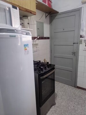 Private kitchen - Grandma's apartment on the beach block. (Praia Grande)