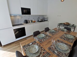 Dining - Guest House Alojamento Santa Catarina Suite 1 - Your refuge in the heart of Alenquer (Carregado)