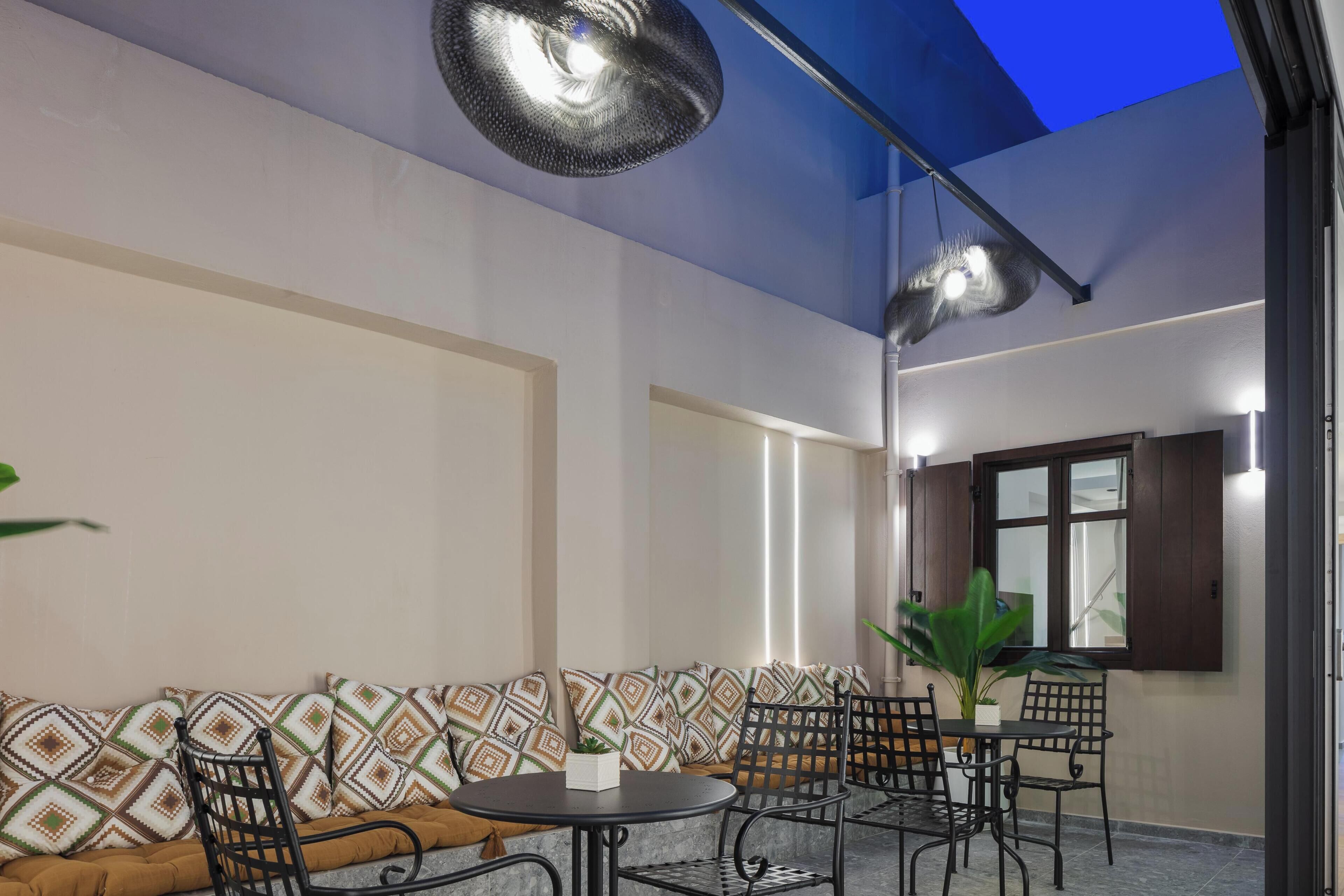 Suite, City View | Dining