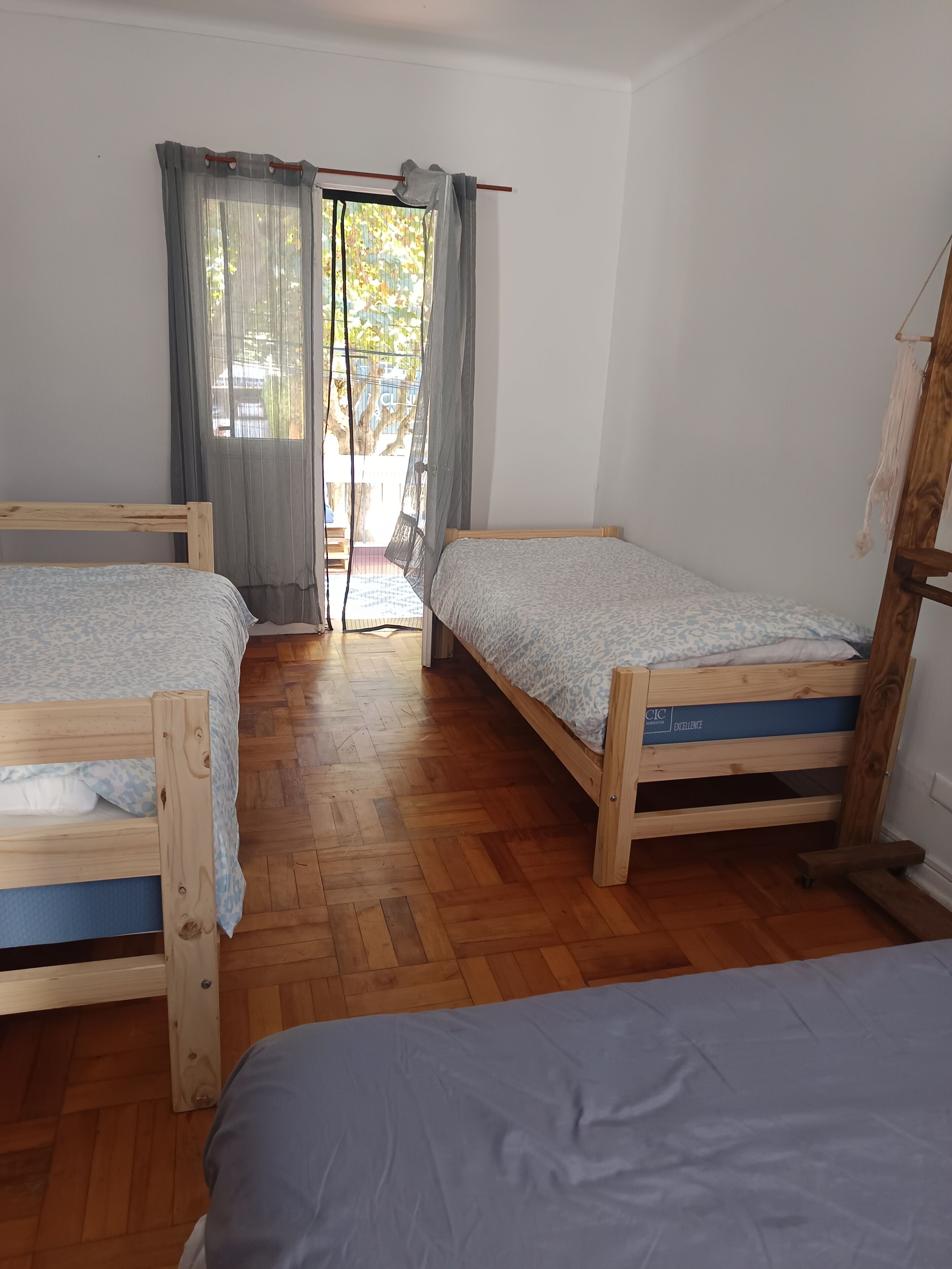 Dormitório compartilhado luxo, em dormitório misto