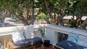 Dormitorio compartido Deluxe, dormitorio mixto | Terraza o patio