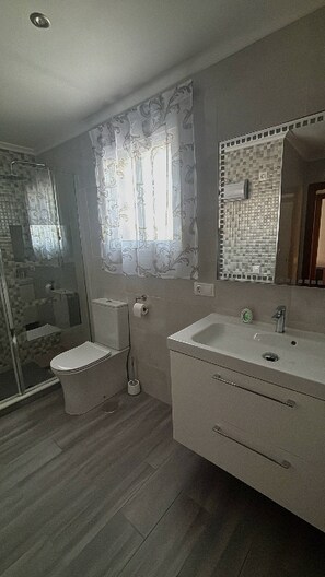 House, 3 Bedrooms, Smoking, Private Pool | Bathroom - House With a Private Pool (San Miguel de Salinas)