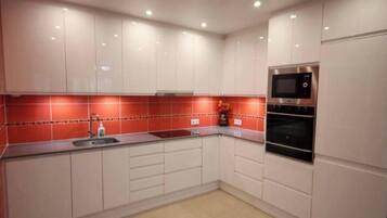 House, 3 Bedrooms, Smoking, Private Pool | Bahagian dalam