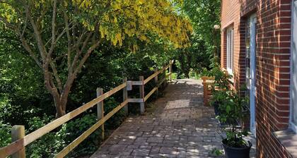 "Fewo Anja" im Erdgeschoss mit kleiner Terrasse, Gemeinschaftsgarten und W LAN