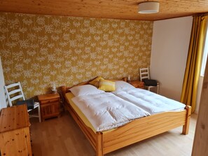 WiFi, bed sheets - Apartment 'Jana' with Shared Terrace, Shared Garden and Wi-Fi (Pellworm)
