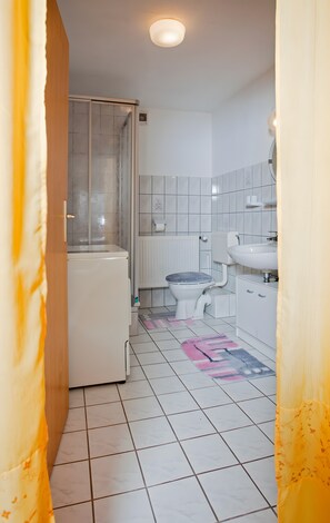 Ducha, secador de pelo, toallas