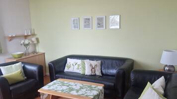 TV, mesa de pingue-pongue, aparelho de som