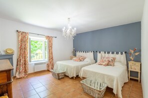 Iron/ironing board, WiFi, bed sheets - Gite le Bananier – 6 guests (Jonquières)