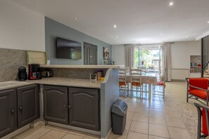 Interior - Gite le Grenadier – 6 Guests (Jonquières)