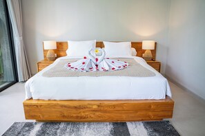 Ropa de cama de alta calidad y escritorio 