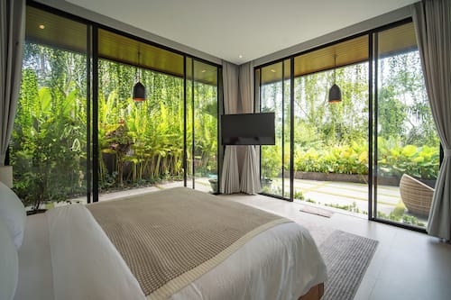 Deluxe villa, 4 slaapkamers, privézwembad, uitzicht op park | Luxe beddengoed, een bureau, een laptopwerkplek