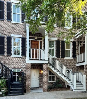 Exterior detail - Modern Garden Level Apartment in Historic District (Savannah)
