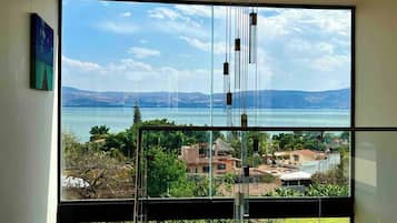 Casa, 4 habitaciones, alberca privada, vista al lago | Interior