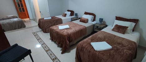 1 bedroom, free WiFi, bed sheets