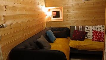 Télévision, cheminée, lecteur de DVD