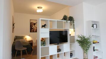 Bureau, fer et planche Ă repasser, Wi-Fi gratuit, draps fournis