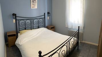 Ferros/tábuas de passar roupa, Wi-Fi, roupa de cama