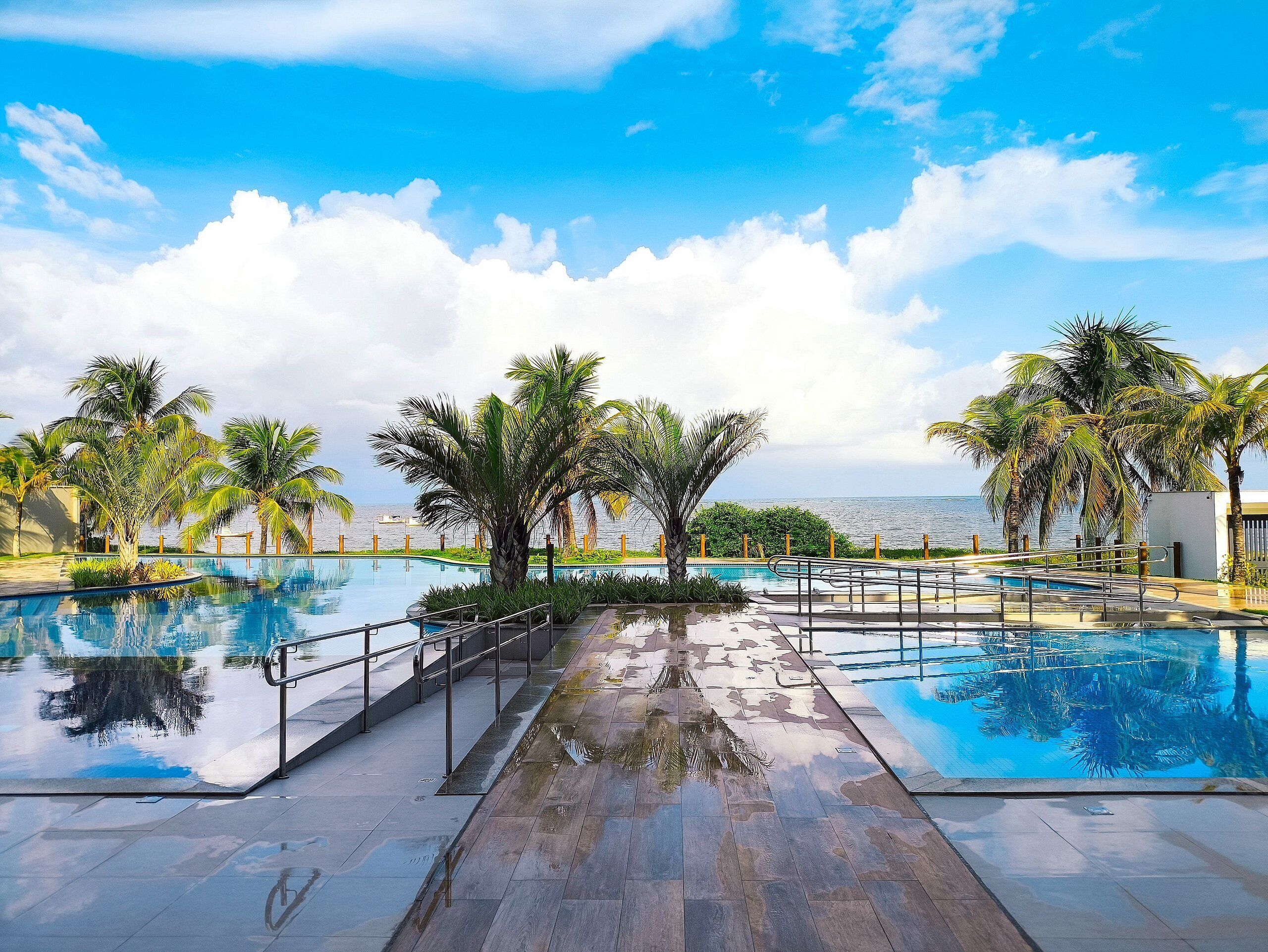 Apartment, Meerblick | Pool | 2 Außenpools