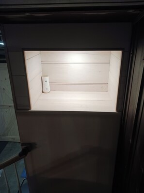 Interior - Loft suite with cozy Queen minutes from Makers Mark , Log Still , Gethsamane (Loretto)