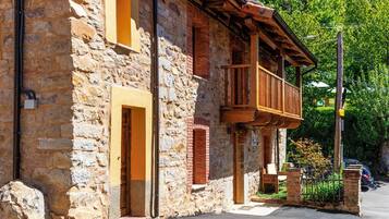 House, Balcony, Mountain View | Exterior