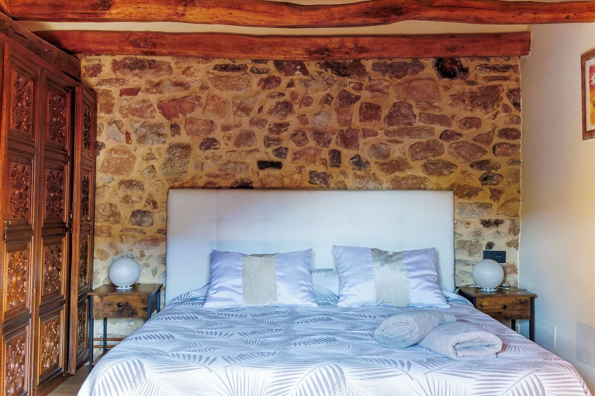 Ferienhaus, Balkon, Bergblick | Schreibtisch, laptopgeeigneter Arbeitsplatz, Bügeleisen/Bügelbrett