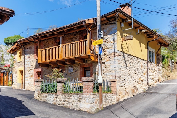 Ferienhaus, Balkon, Bergblick | Außenbereich