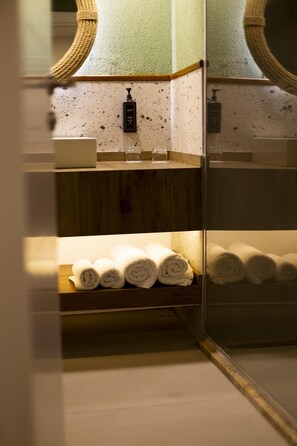 Couples treatment room(s), sauna, hot tub, Turkish bath/hammam