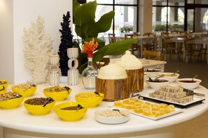 Desayuno buffet incluido todos los días 