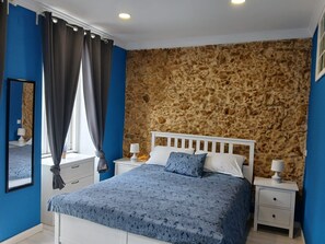 1 slaapkamer, een kluis op de kamer, gratis wifi, beddengoed