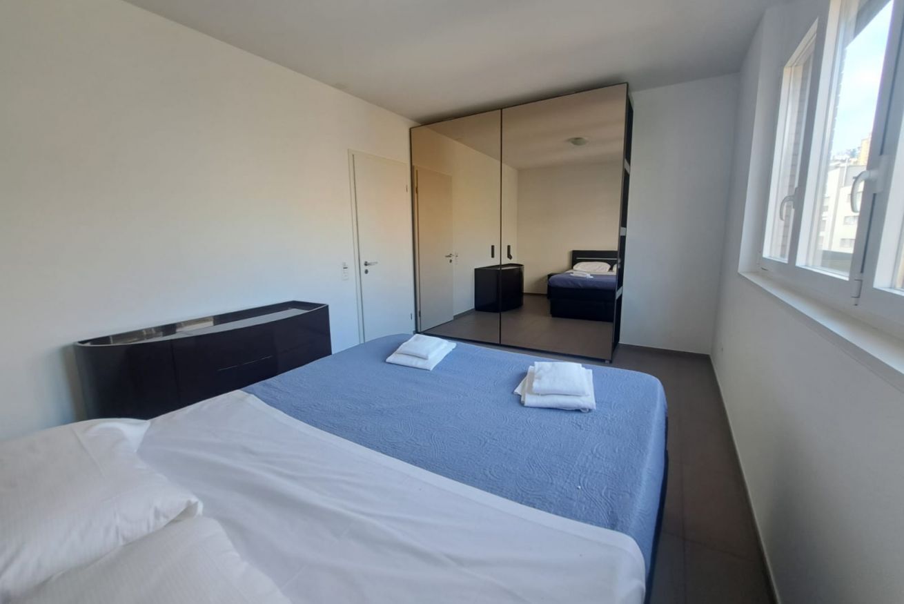 Fer et planche à repasser