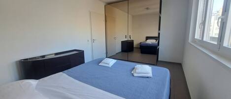 Fer et planche Ă repasser