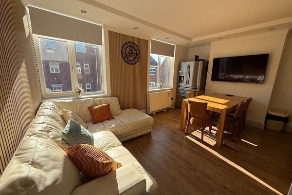 Open plan lounge and kitchen