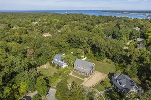 Exterior - New 5BR Luxury Home Near Ferry – Huge Deck, Fire Pit, Sleeps 12 (Tisbury)
